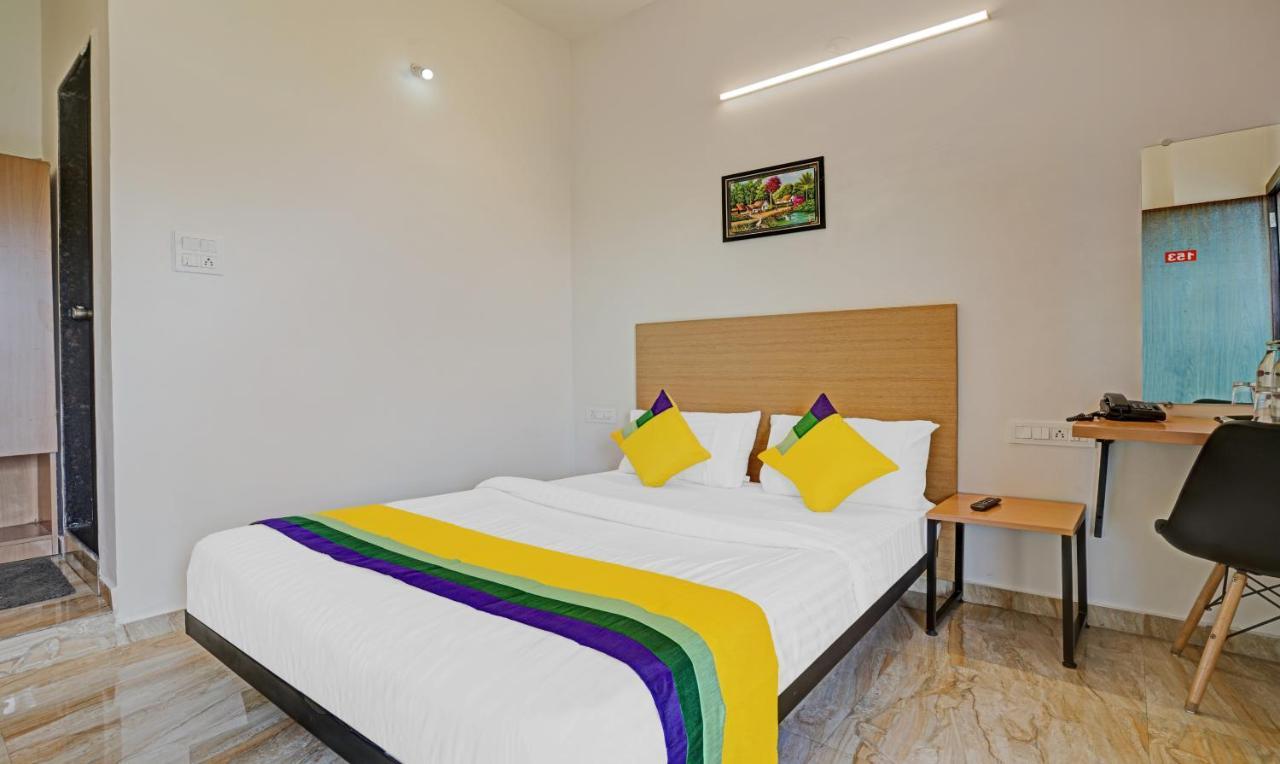 Itsy Hotels Flowers Park Nashik Exteriör bild
