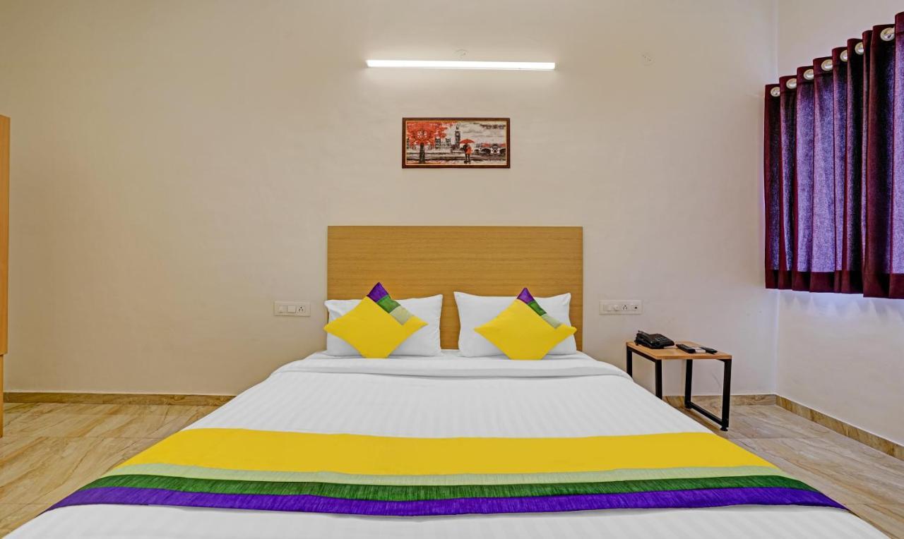 Itsy Hotels Flowers Park Nashik Exteriör bild