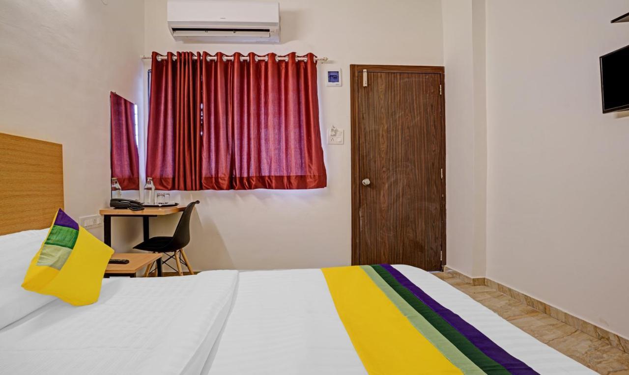 Itsy Hotels Flowers Park Nashik Exteriör bild