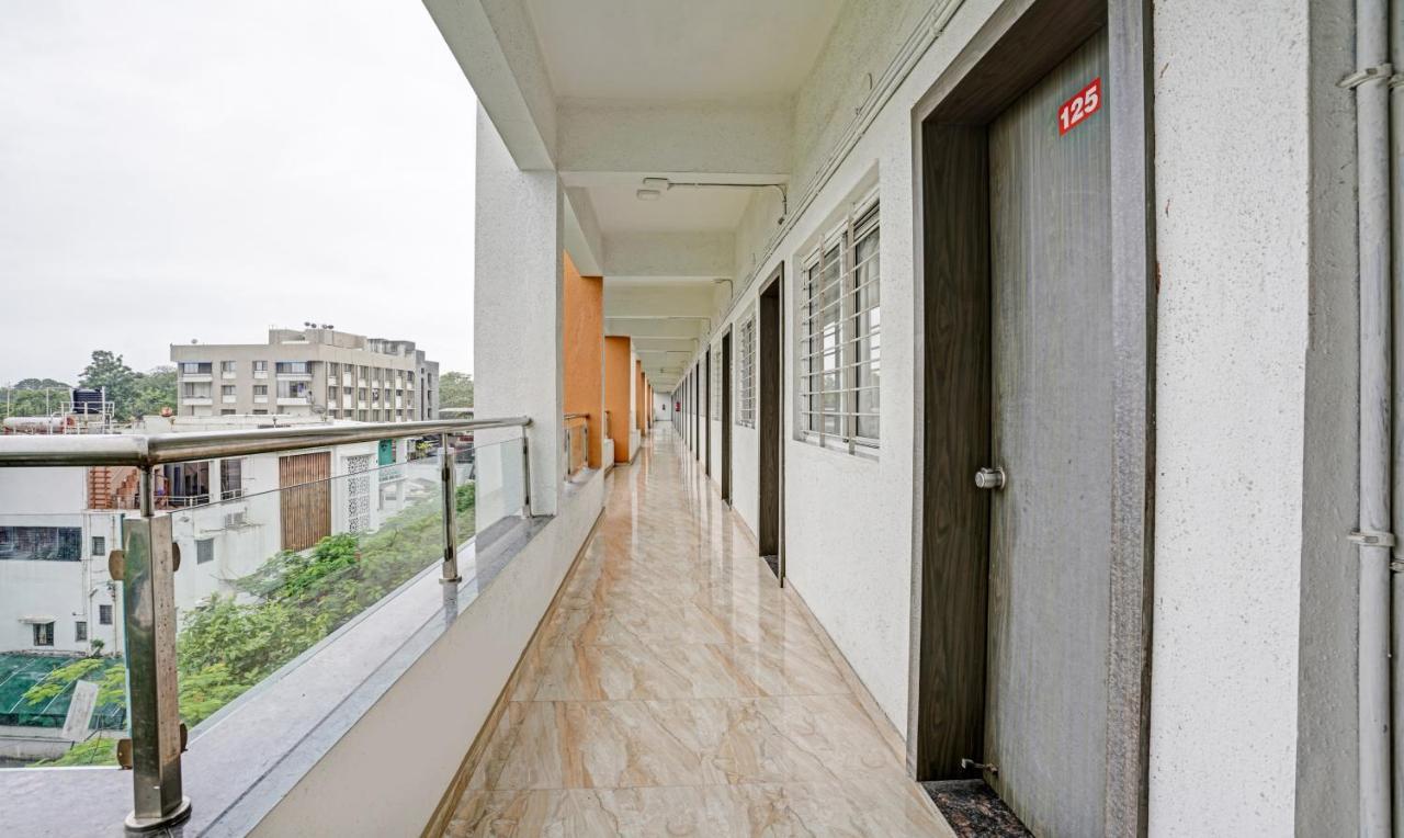 Itsy Hotels Flowers Park Nashik Exteriör bild