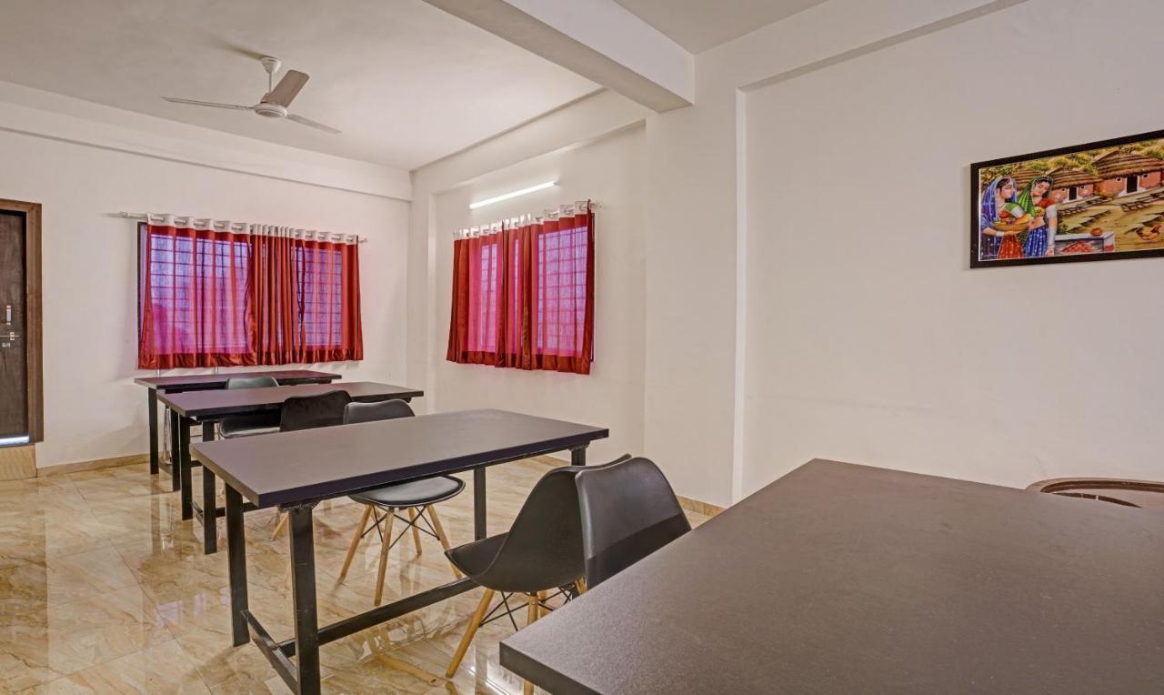 Itsy Hotels Flowers Park Nashik Exteriör bild